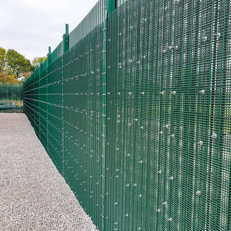 76,2 × 12,7 mm Göz. Parmak Girmez, Kesici Sığmaz.